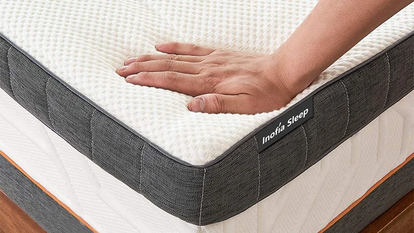 en handpressad Inofia bäddmadrass i memory foam