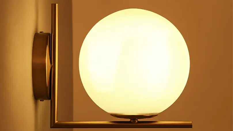 modern-vit-och-guld-led-glas-globe-inomhus-vägg-sconce